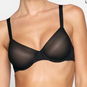 Skims No Show Unlined Demi Bra‎